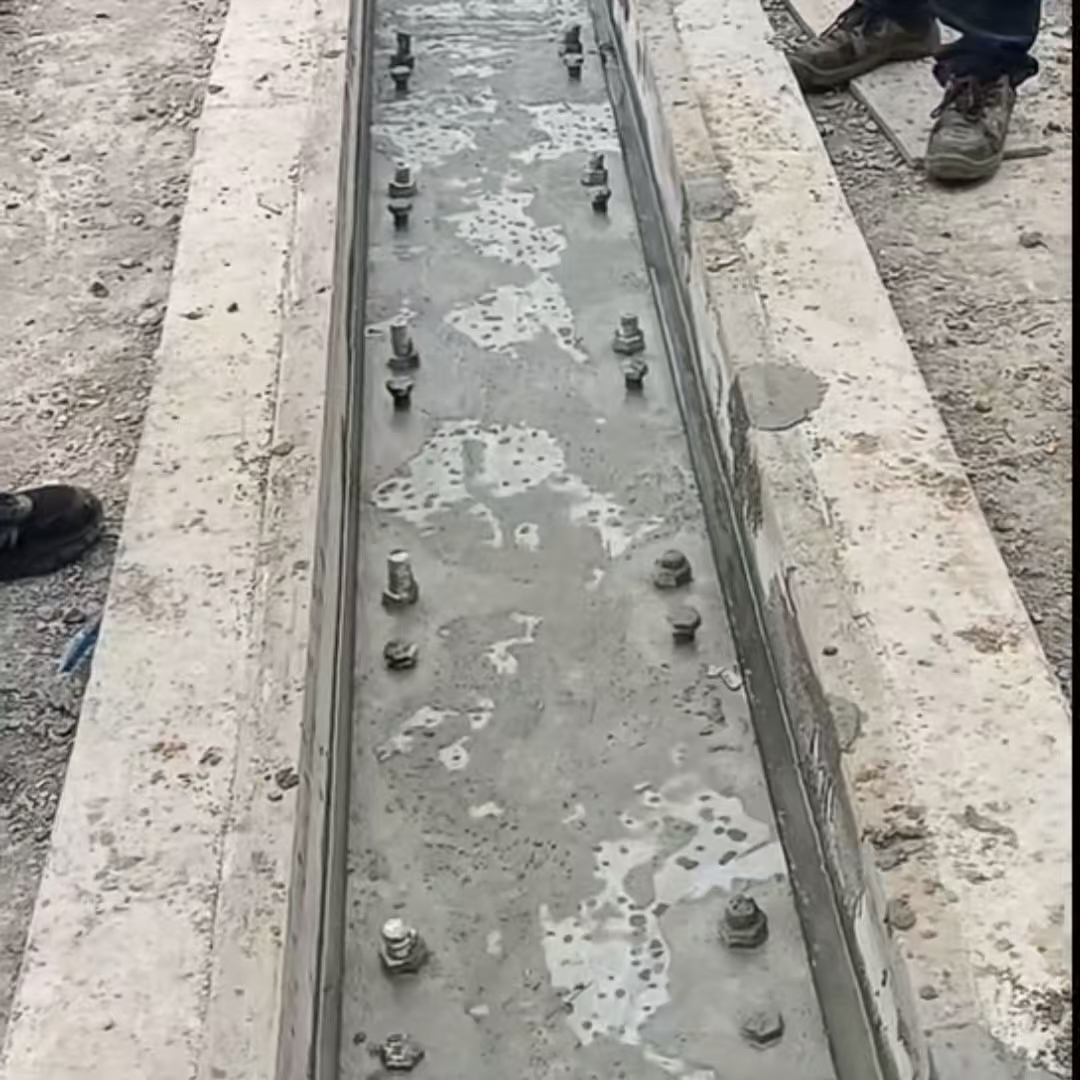 友好港口码头起重机龙门吊重型机械设备稳固用早强快凝轨道胶泥